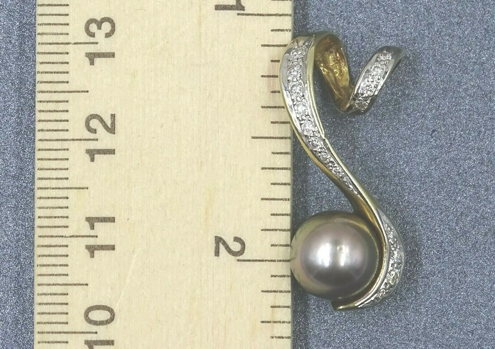 18ct Yellow Gold Black Pearl & Diamond Pendant