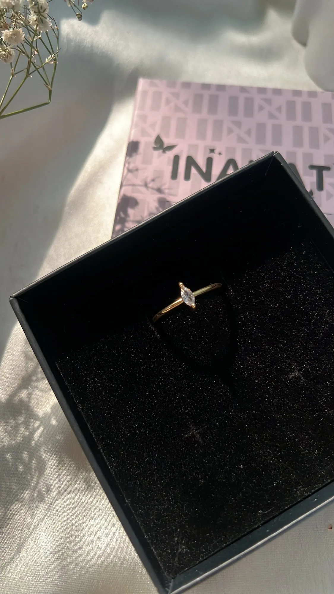 Delicate minimal rings