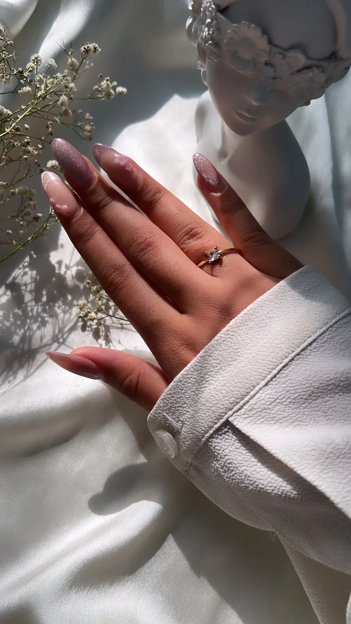Delicate minimal rings