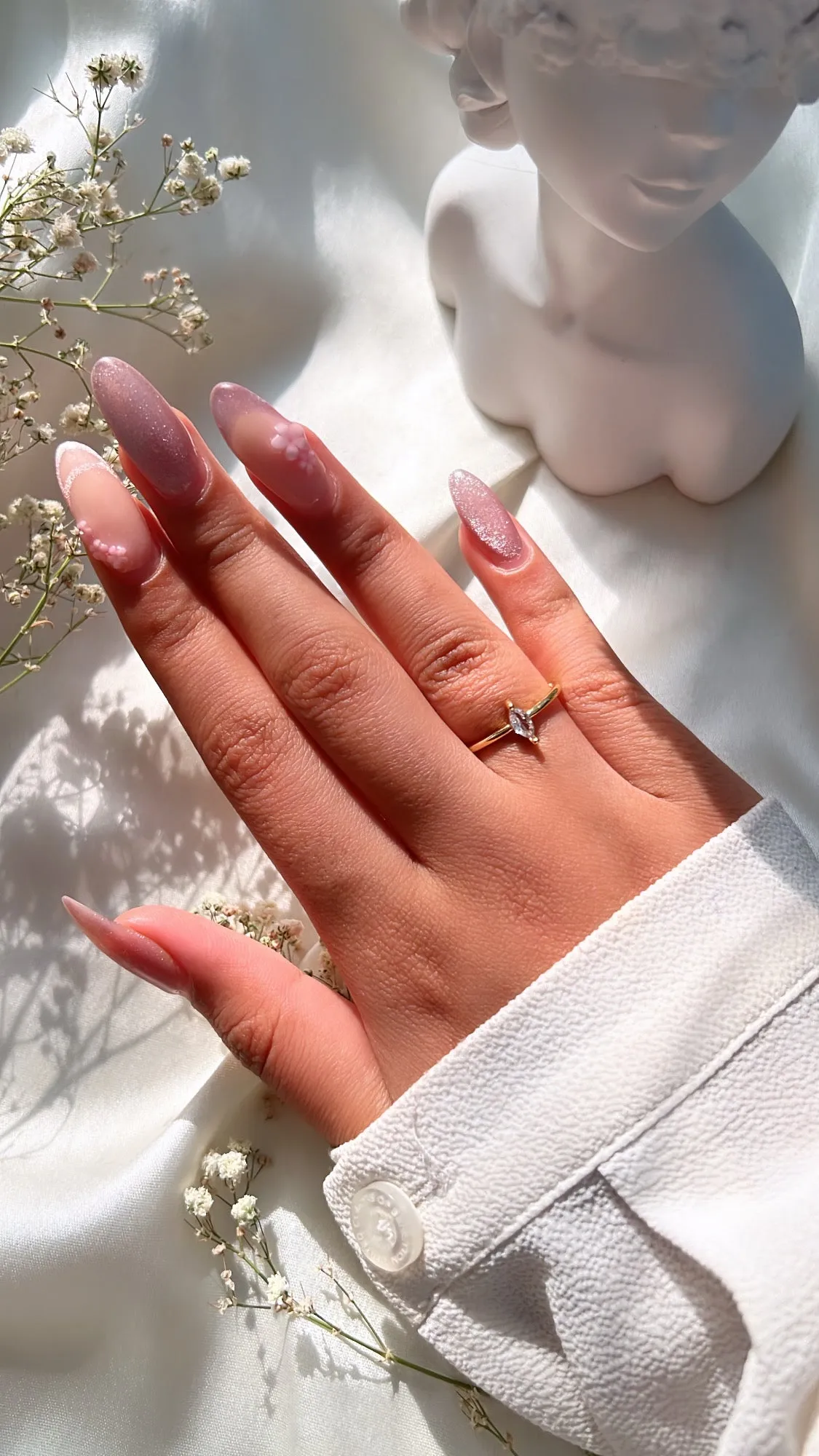 Delicate minimal rings
