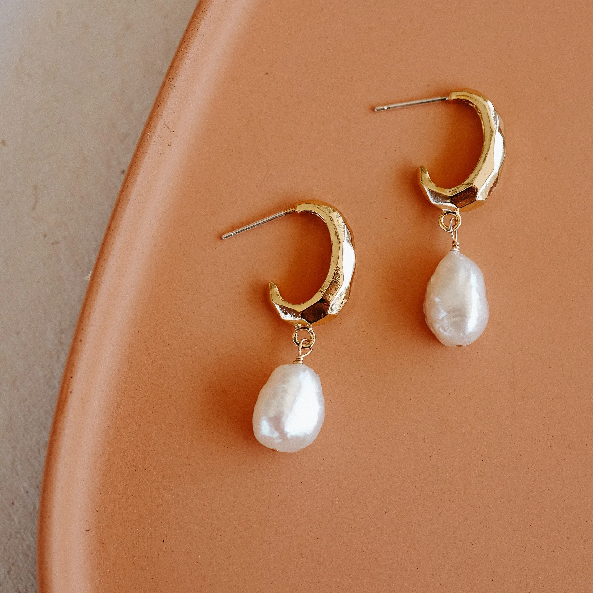 Mila Pearl Hoop Earrings - Gift