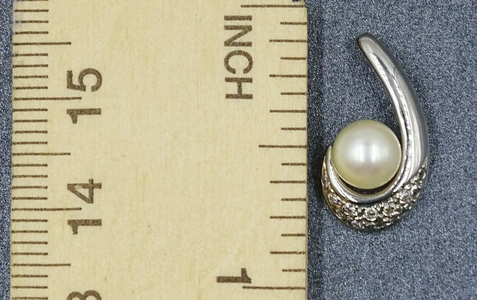 Pearl & Diamond 14ct White Gold Pendant