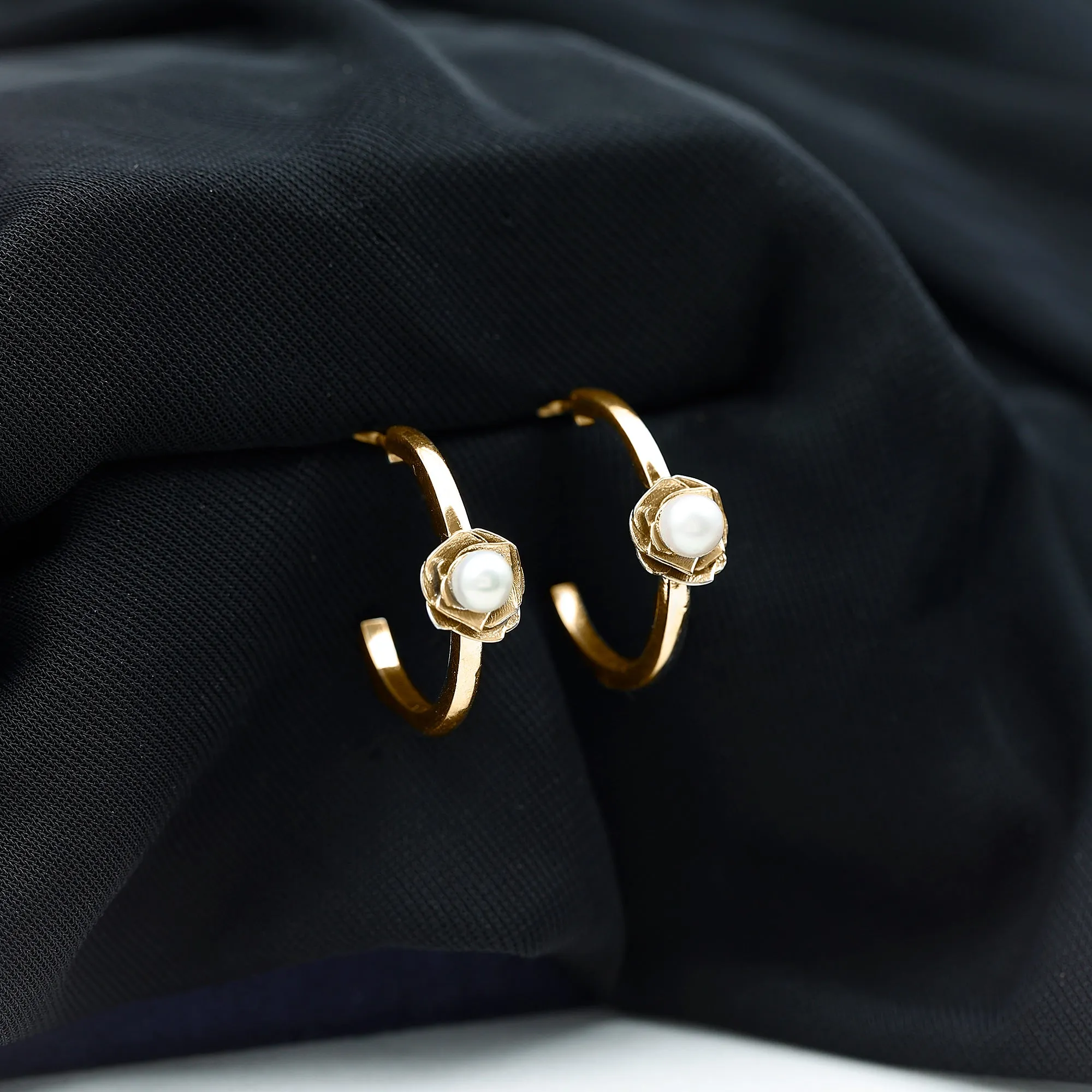 Round Shape Freshwater Pearl Flower Hoop Earrings