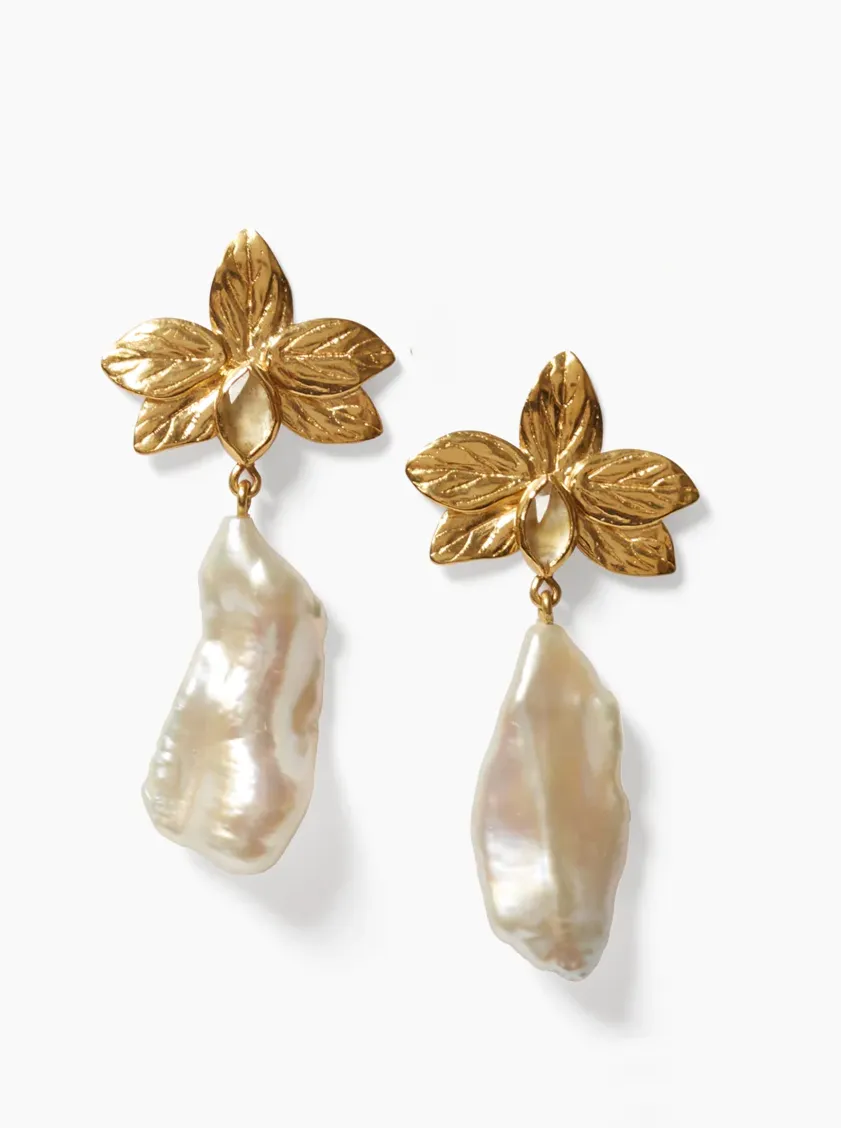 Sylve Drop Earrings White Pearl