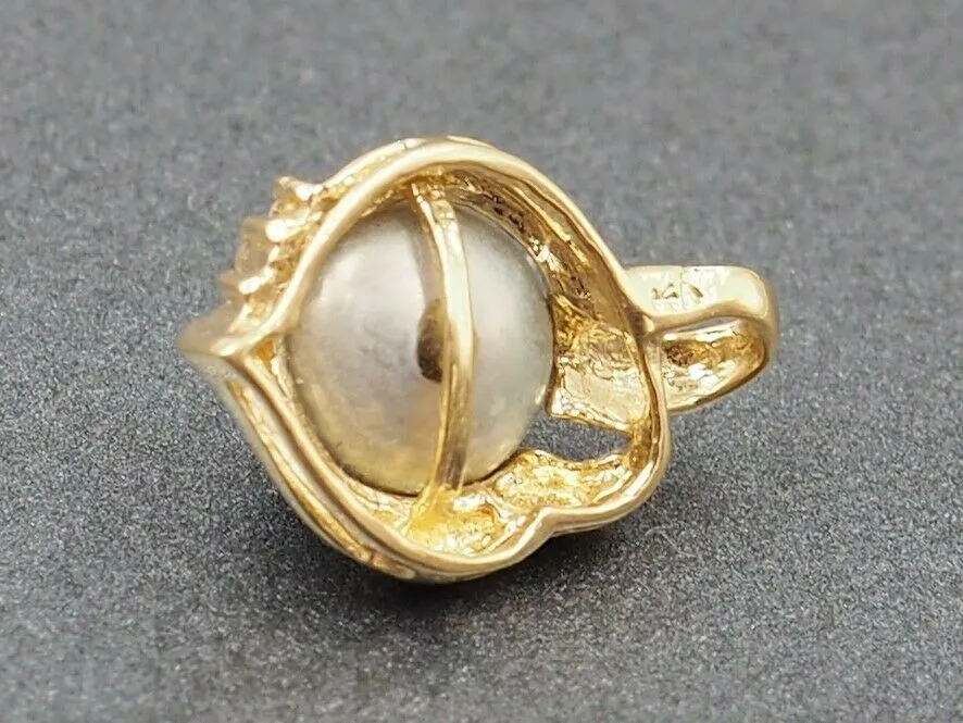 Tahitian South Sea Pearl & Diamond 14ct Yellow Gold Pendant
